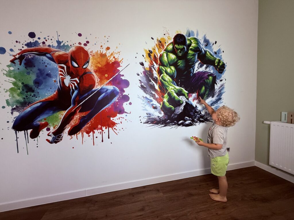 Efekt, który robi wrażenie — druk ścienny UV PrintWall